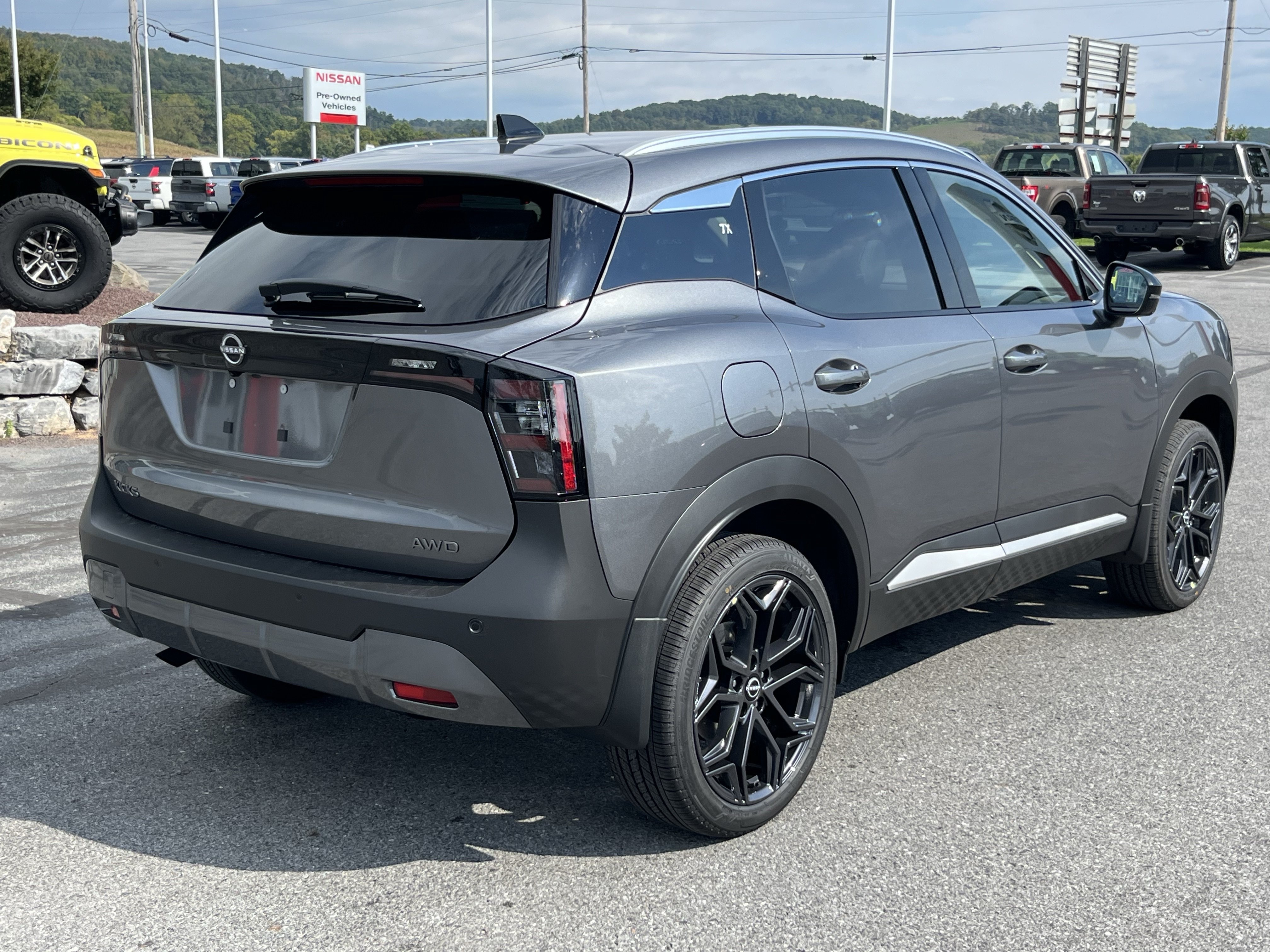 New 2027 Nissan Kicks SR SUV