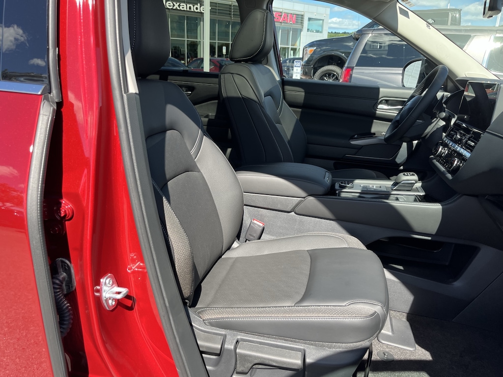 New 2026 Nissan Pathfinder SL SUV