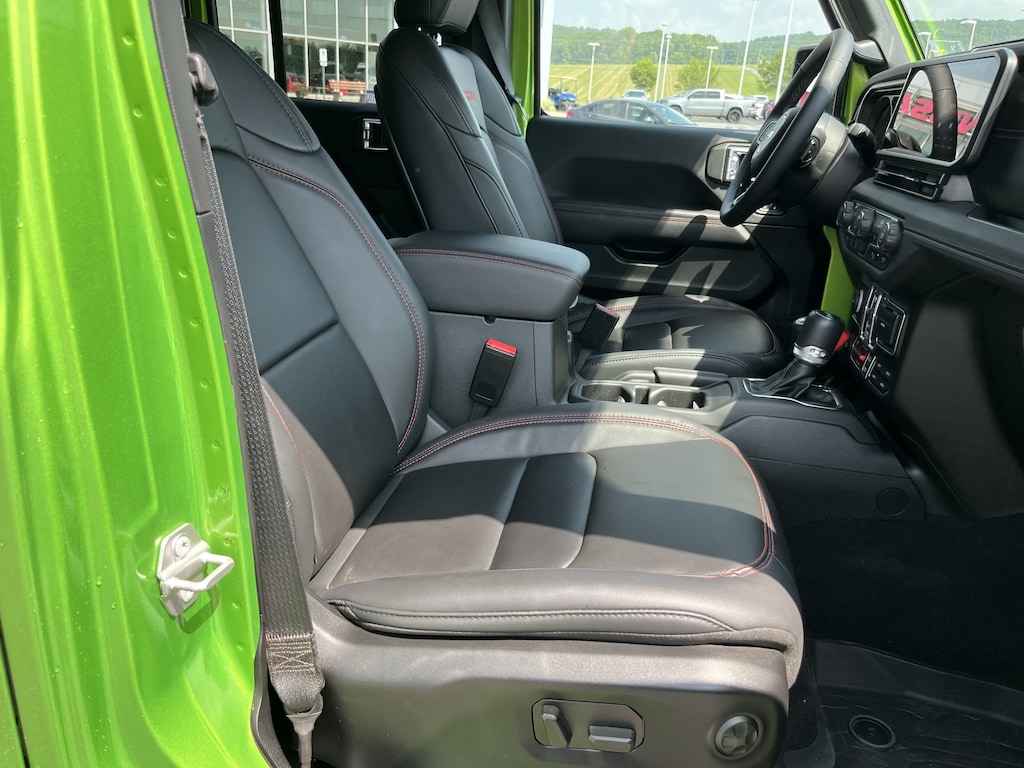 Used 2025 Jeep Wrangler Rubicon SUV