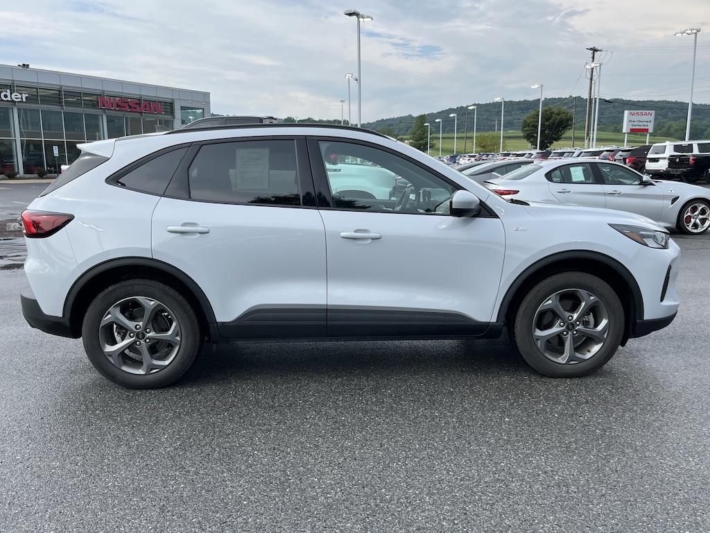 Used 2025 Ford Escape ST-Line Select SUV