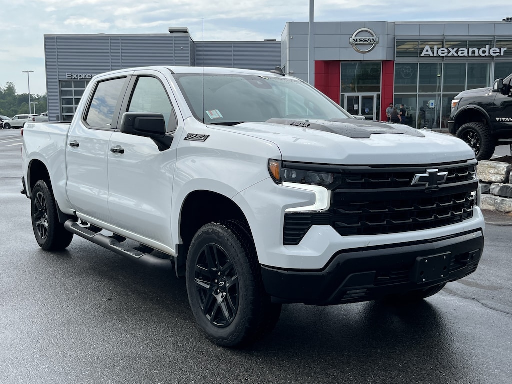 Used 2025 Chevrolet Silverado 1500 LT Trail Boss Truck Crew Cab