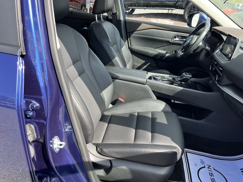 Used 2023 Nissan Rogue SV SUV