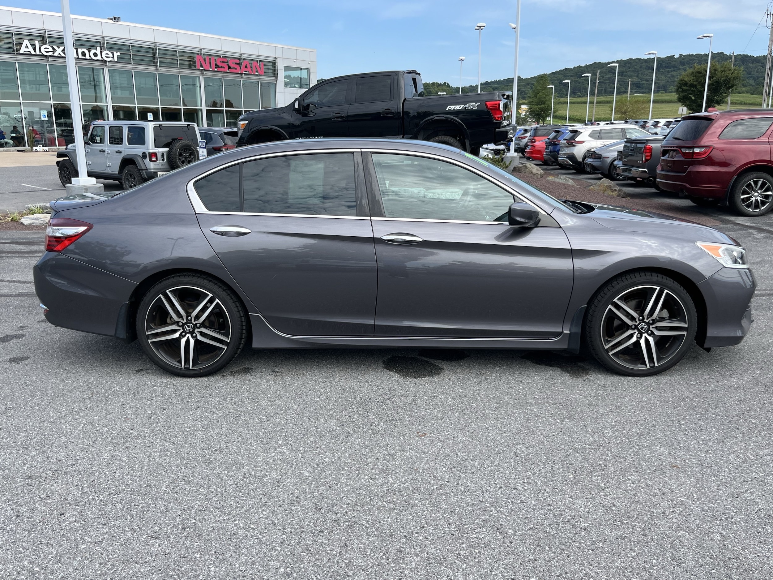 Used 2017 Honda Accord Sport SE with VIN 1HGCR2F15HA277149 for sale in Montoursville, PA