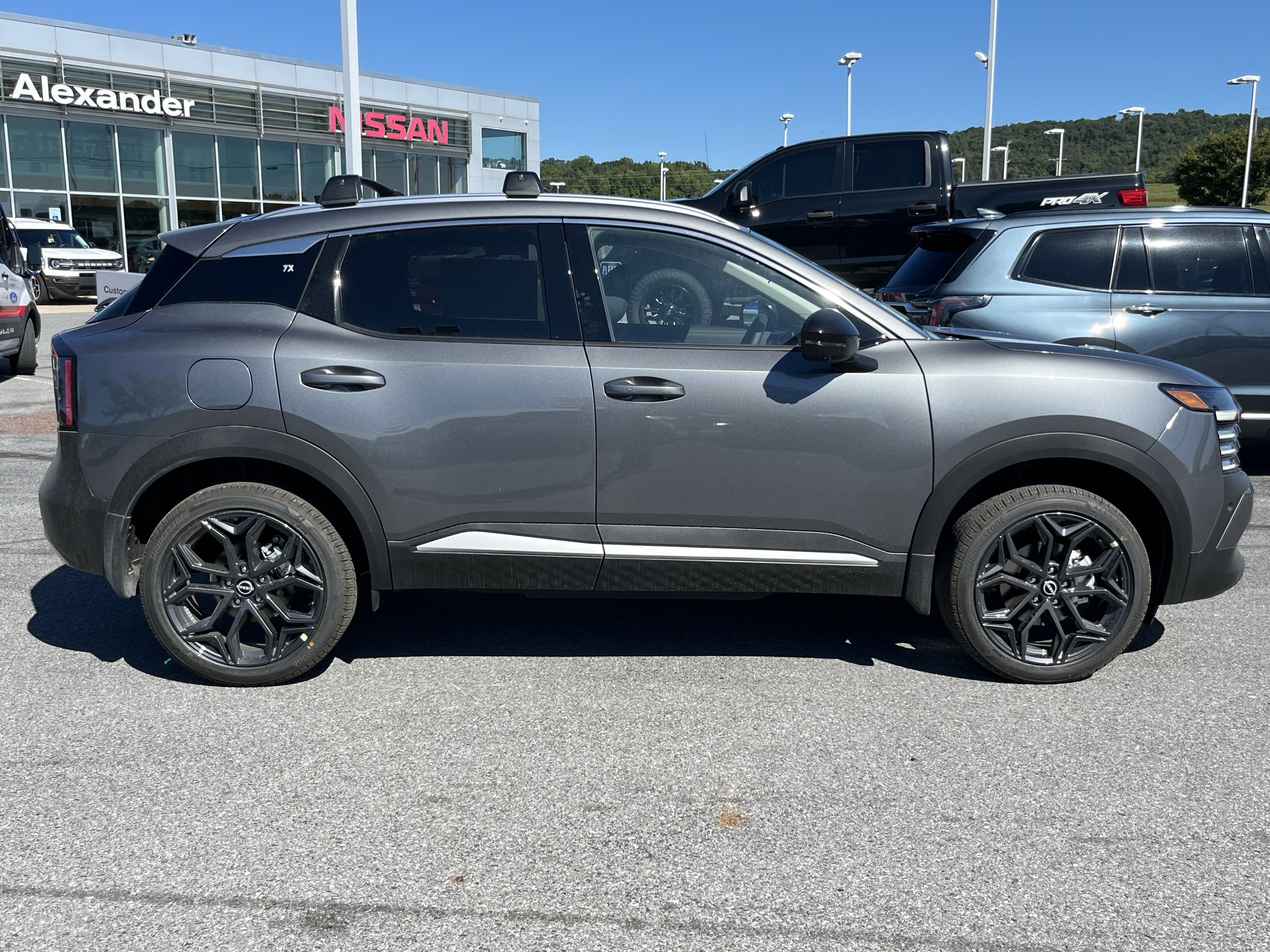 New 2027 Nissan Kicks SR SUV