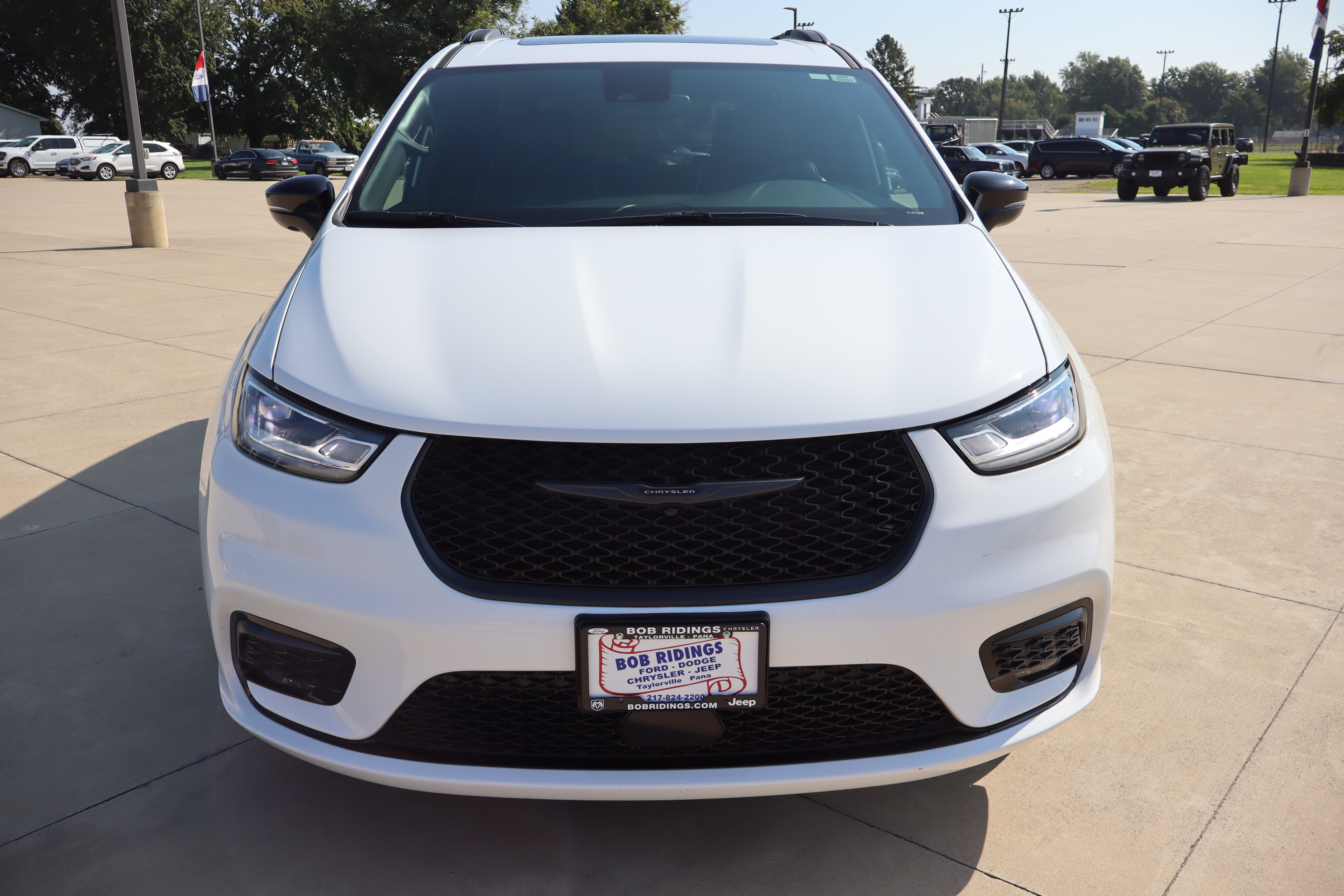 Used 2025 Chrysler Pacifica Limited Van Passenger Van