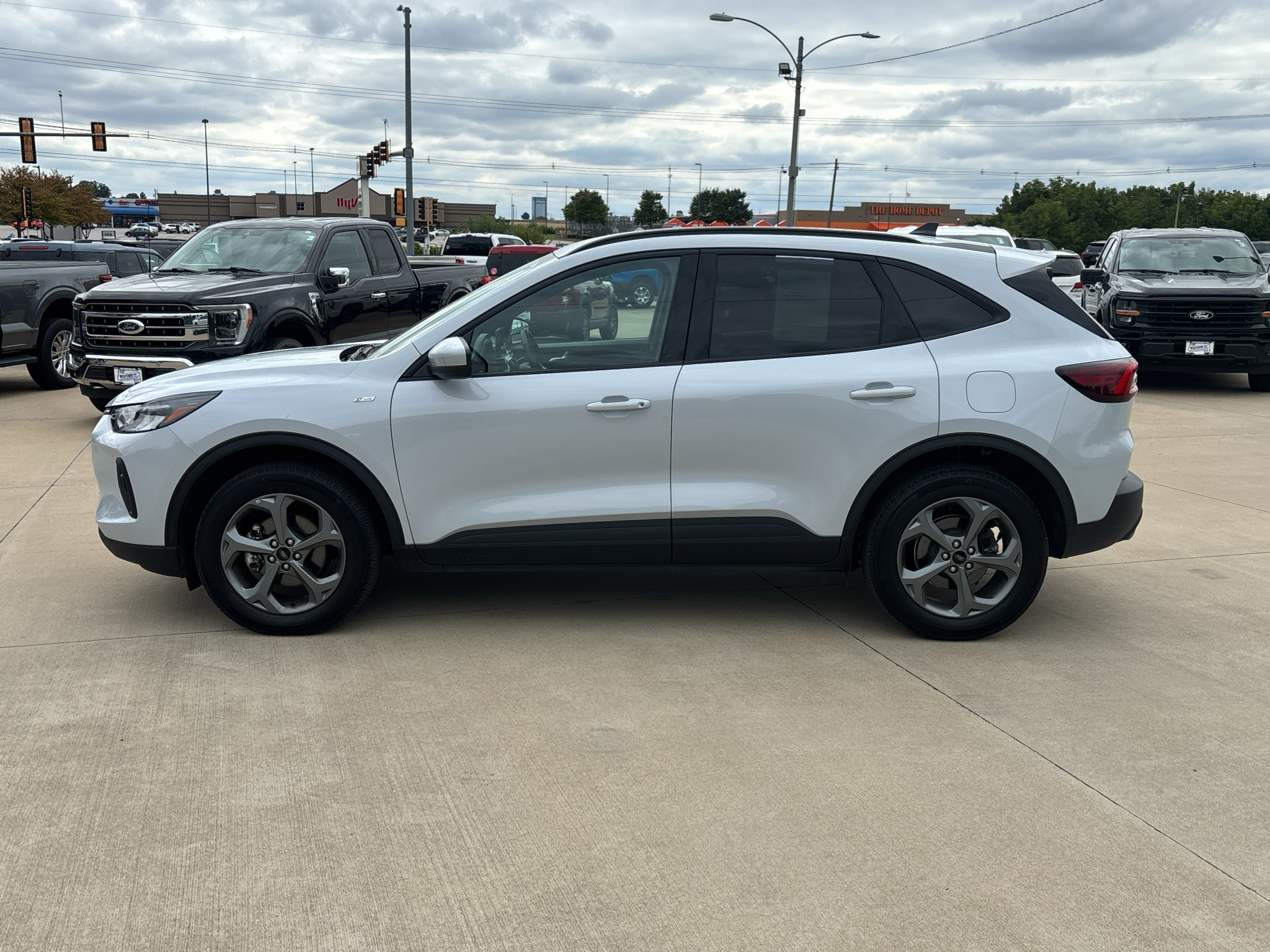 Used 2025 Ford Escape ST-Line Select SUV