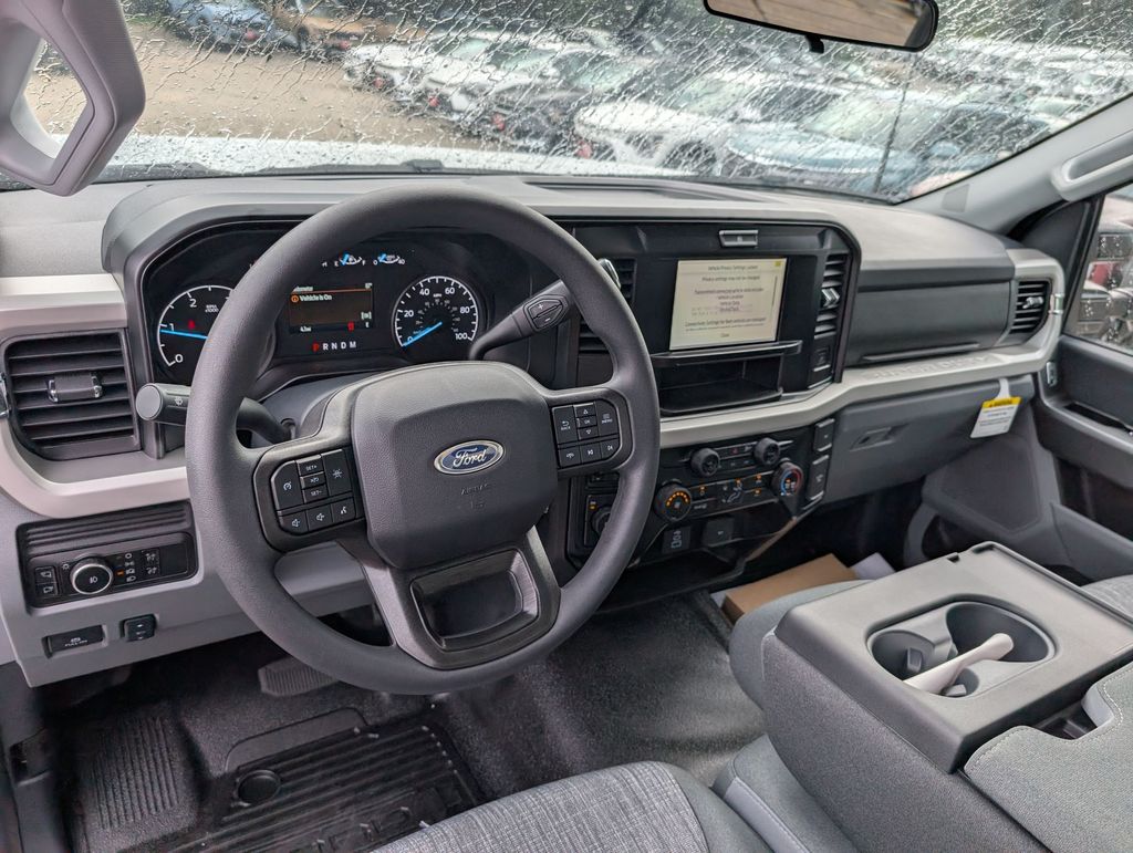 2026 Ford F-550 Super Duty Chassis Cab XLT - Photo 11