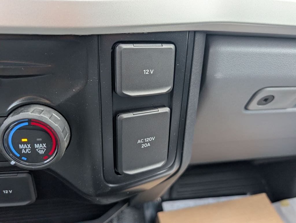 2026 Ford F-550 Super Duty Chassis Cab XLT - Photo 18