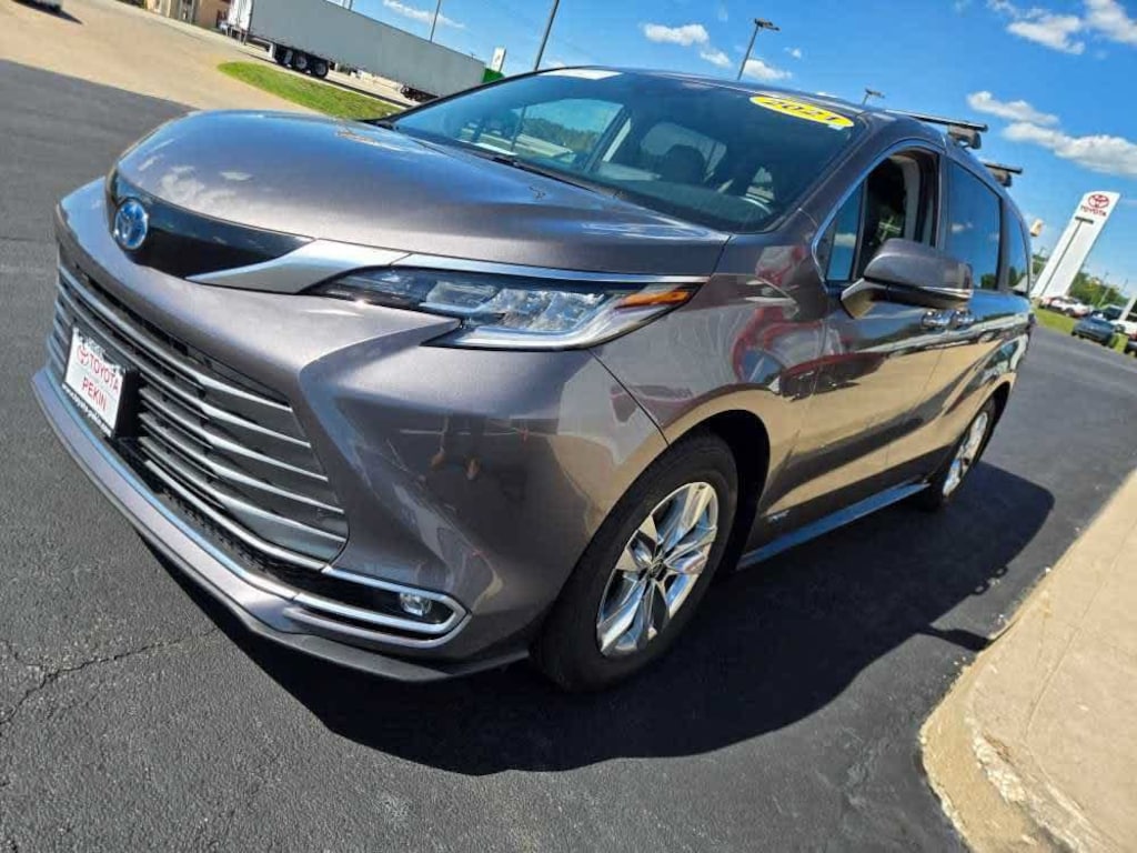Certified 2021 Toyota Sienna Limited 7 Passenger Van