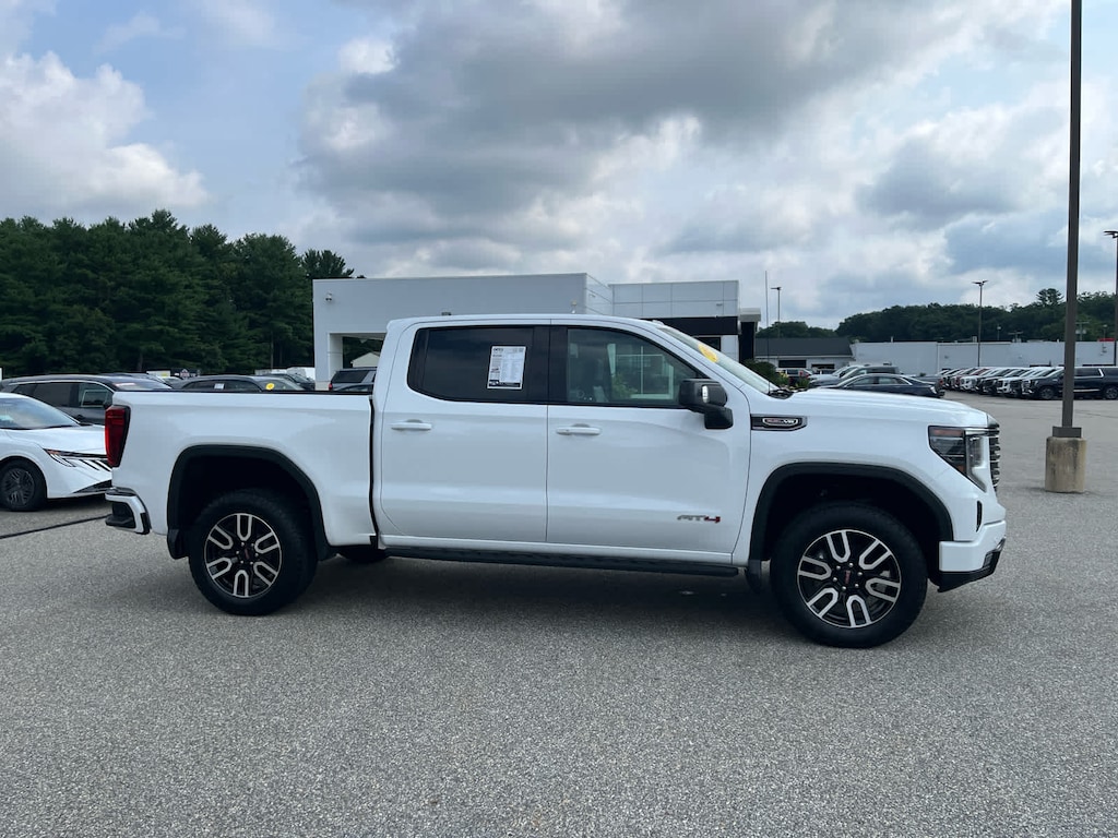 Used 2024 GMC Sierra 1500 AT4 4WD Crew Cab 147 Truck