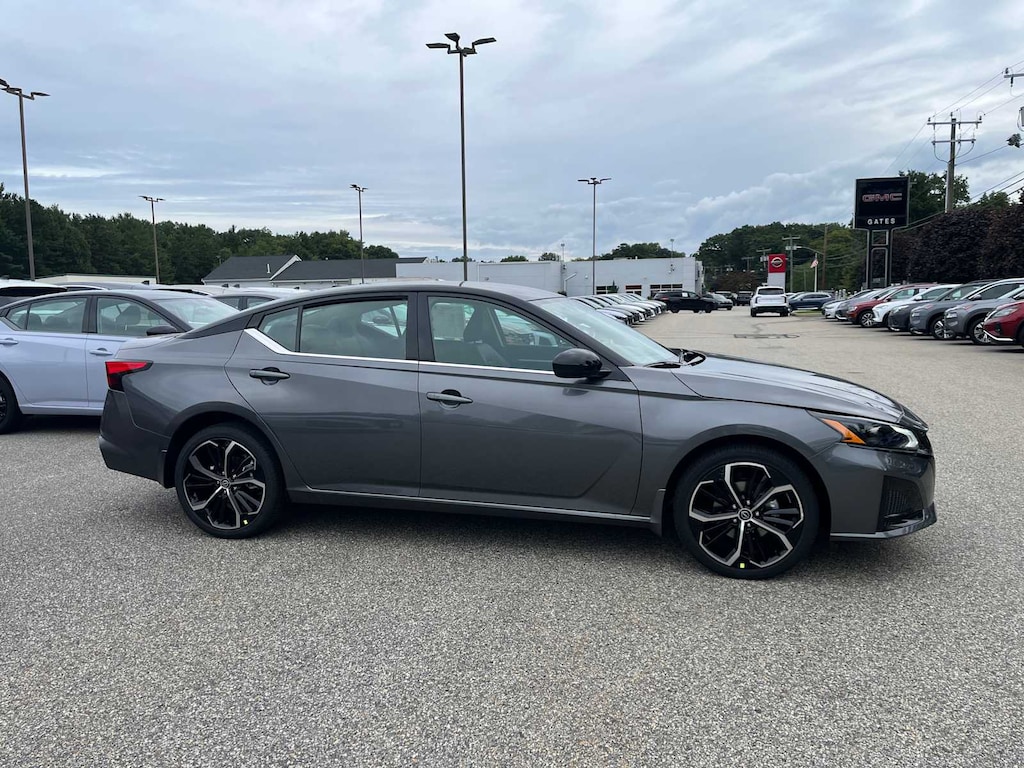 New 2026 Nissan Altima SR Sedan
