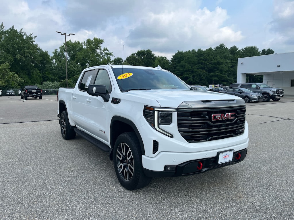 Used 2024 GMC Sierra 1500 AT4 4WD Crew Cab 147 Truck