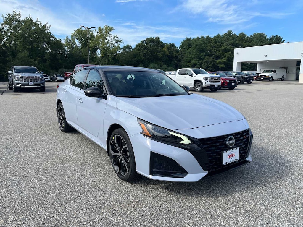 New 2026 Nissan Altima SR Sedan