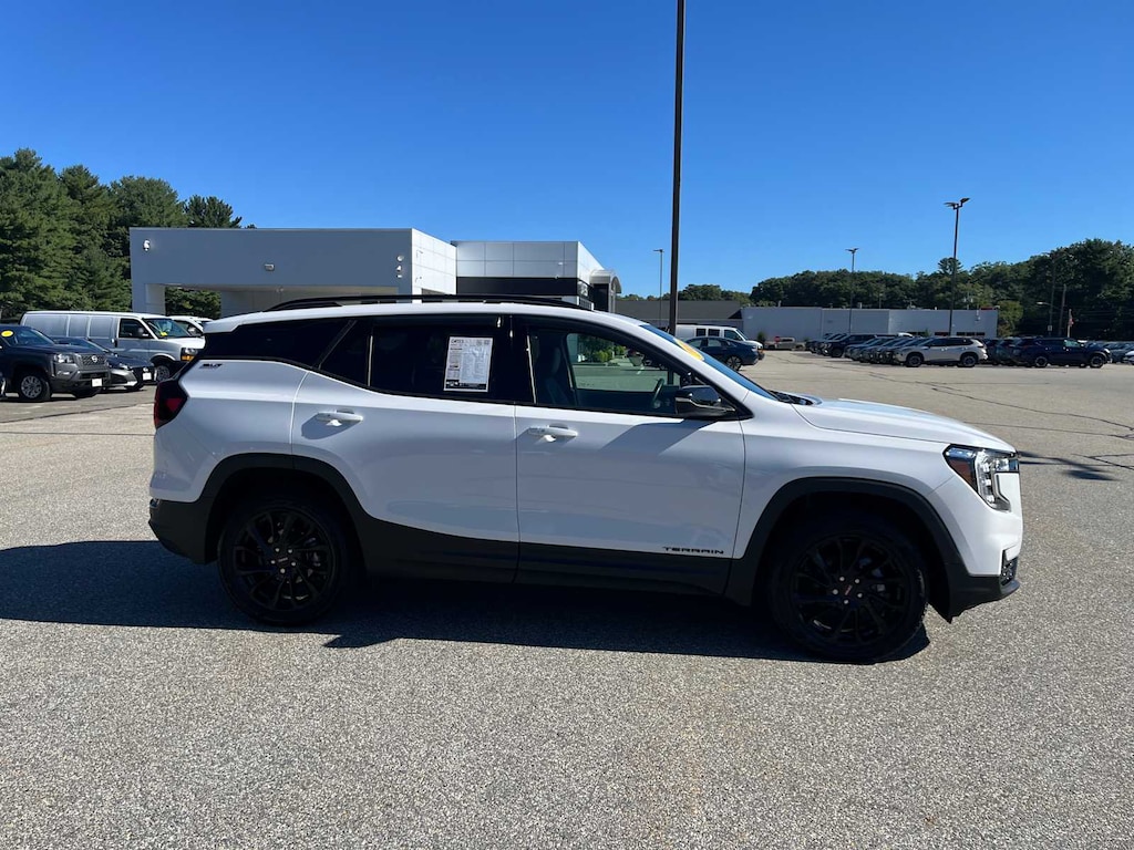 Used 2024 GMC Terrain SLT SUV