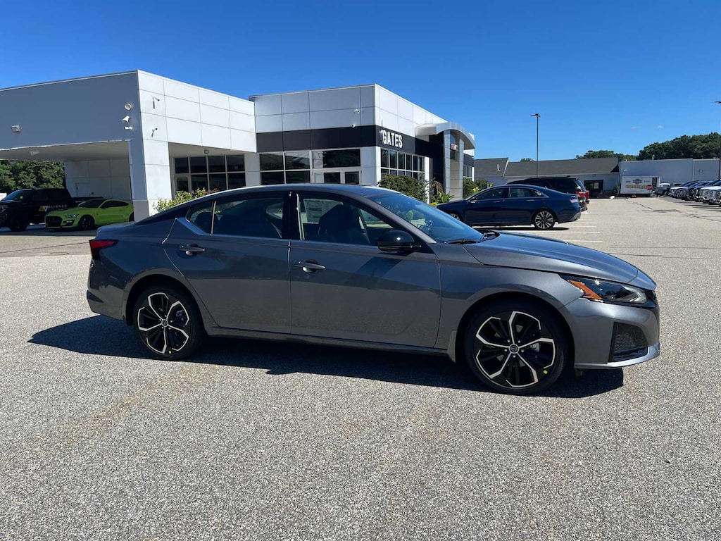 New 2026 Nissan Altima SR Sedan