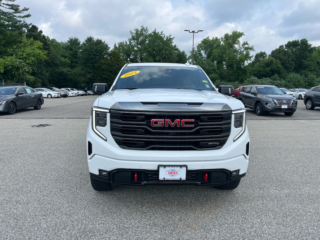 Used 2024 GMC Sierra 1500 AT4 4WD Crew Cab 147 Truck