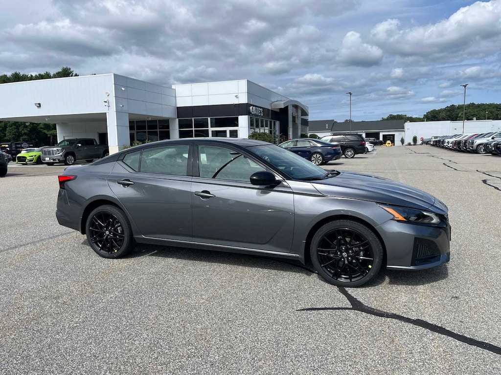 New 2026 Nissan Altima SR Sedan