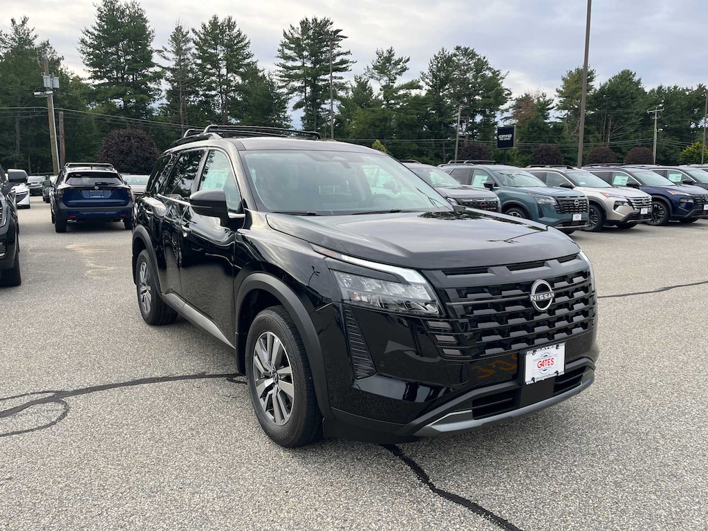 New 2026 Nissan Pathfinder SL SUV