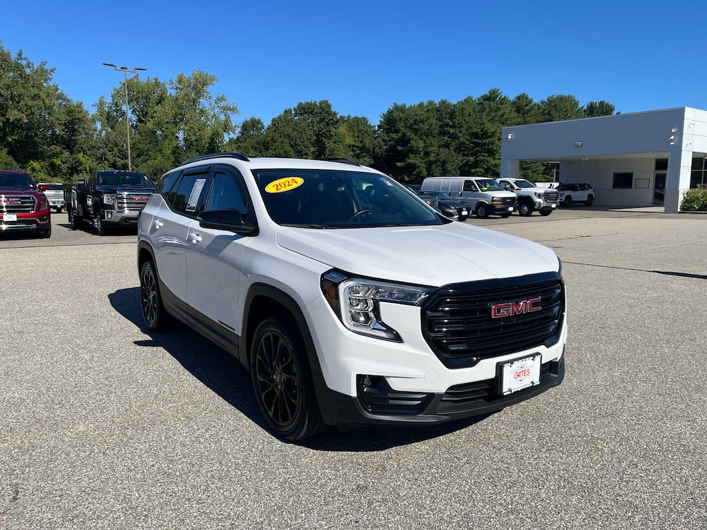 Used 2024 GMC Terrain SLT SUV