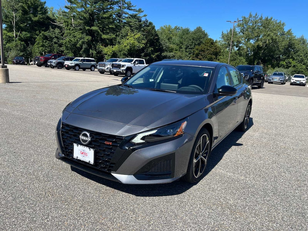 New 2026 Nissan Altima SR Sedan