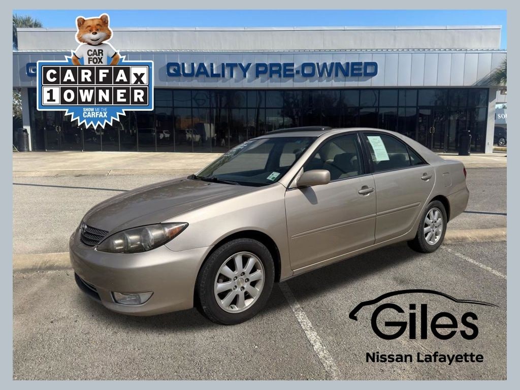 Used 2006 Toyota Camry SE Sedan