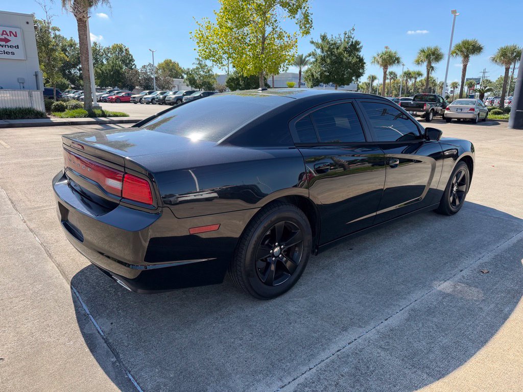Used 2014 Dodge Charger SE Sedan