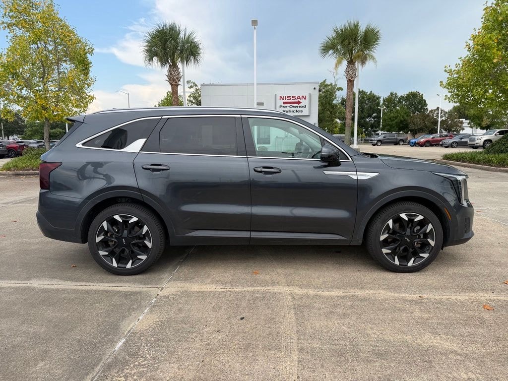 Used 2024 Kia Sorento EX SUV