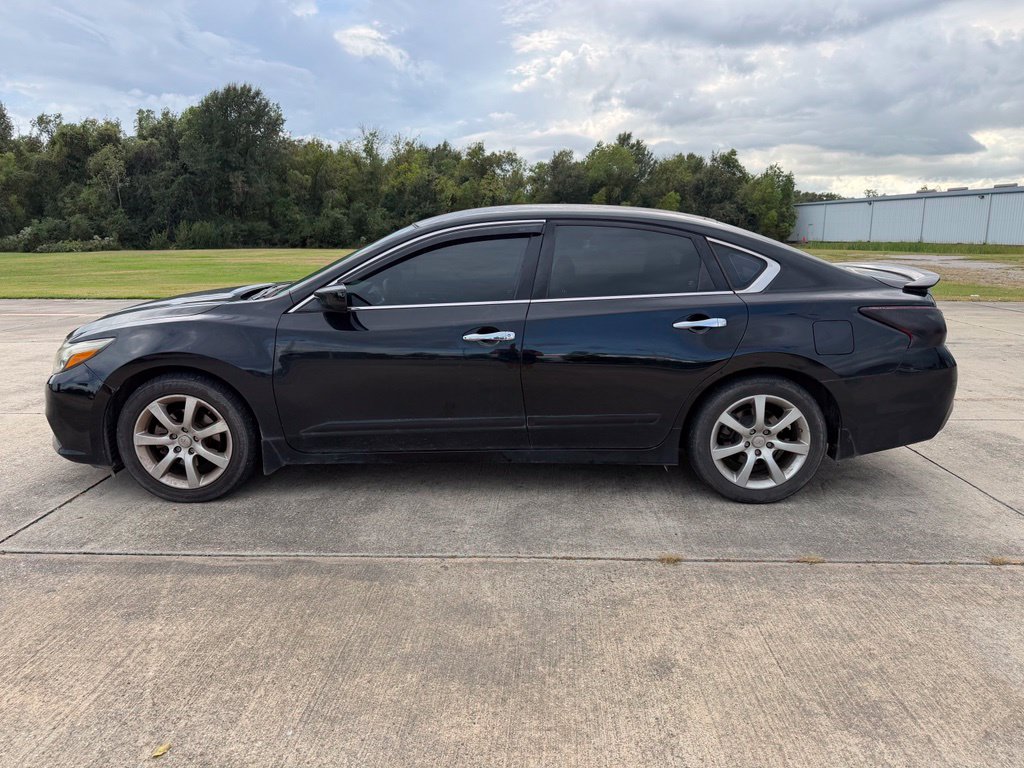 Used 2017 Nissan Altima SR with VIN 1N4AL3AP7HC173264 for sale in Lafayette, LA