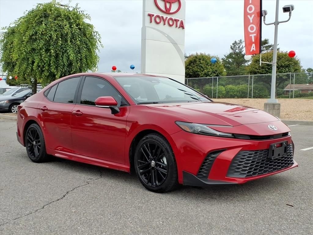 Used 2025 Toyota Camry SE Sedan