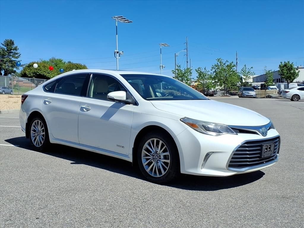 Used 2018 Toyota Avalon Hybrid Limited Sedan