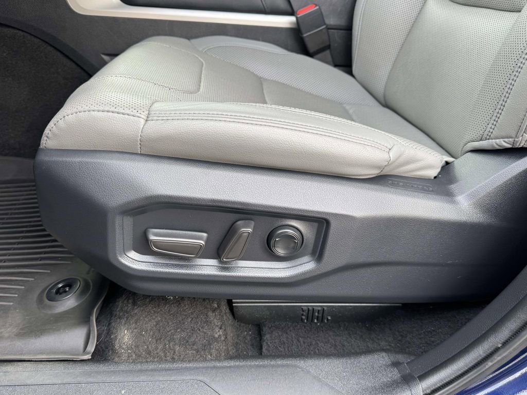 2022 Toyota Tundra Limited - Photo 17