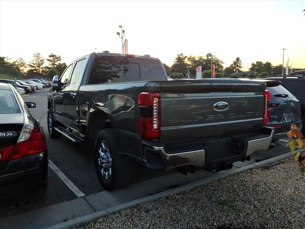 Used 2025 Ford Super Duty F-350 SRW LARIAT Truck Crew Cab