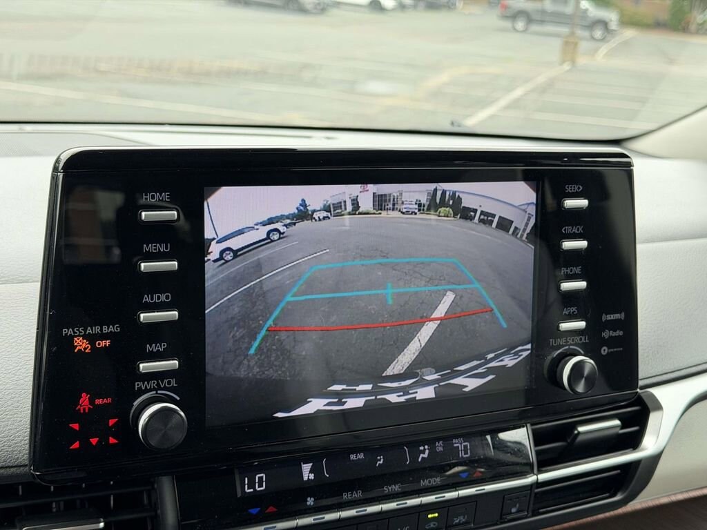 Used 2022 Toyota Sienna XLE Van Passenger Van
