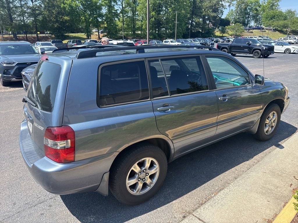 Used 2005 Toyota Highlander V6 SUV