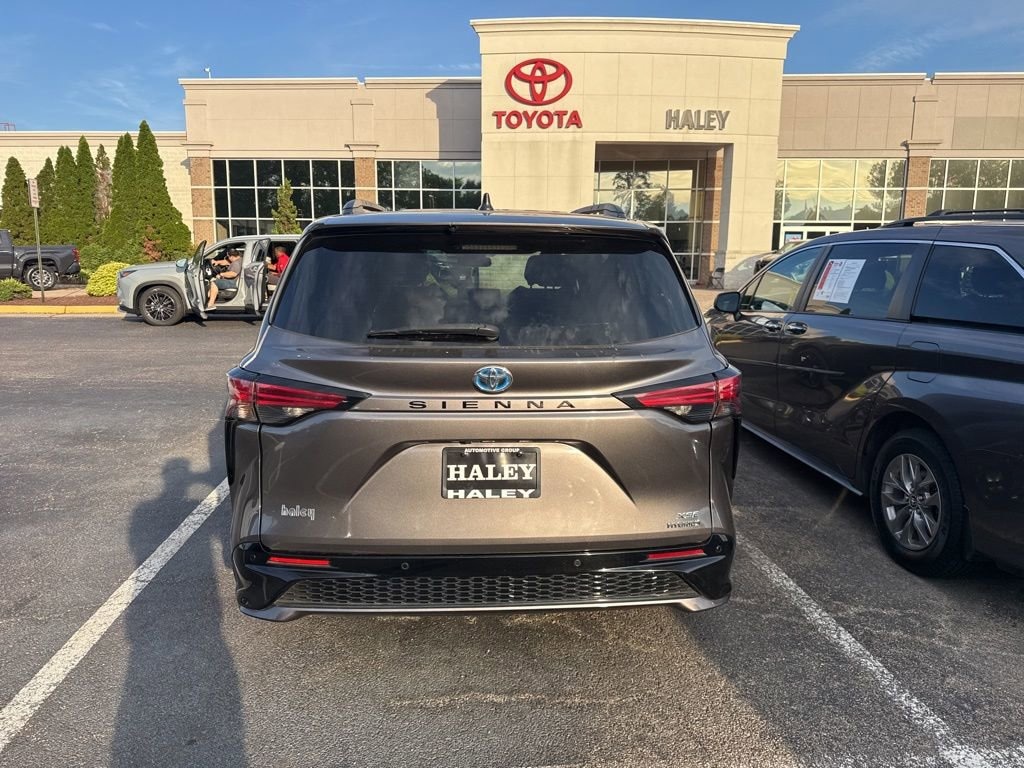 Used 2022 Toyota Sienna XSE Van Passenger Van