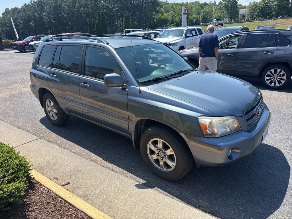 Used 2005 Toyota Highlander V6 SUV