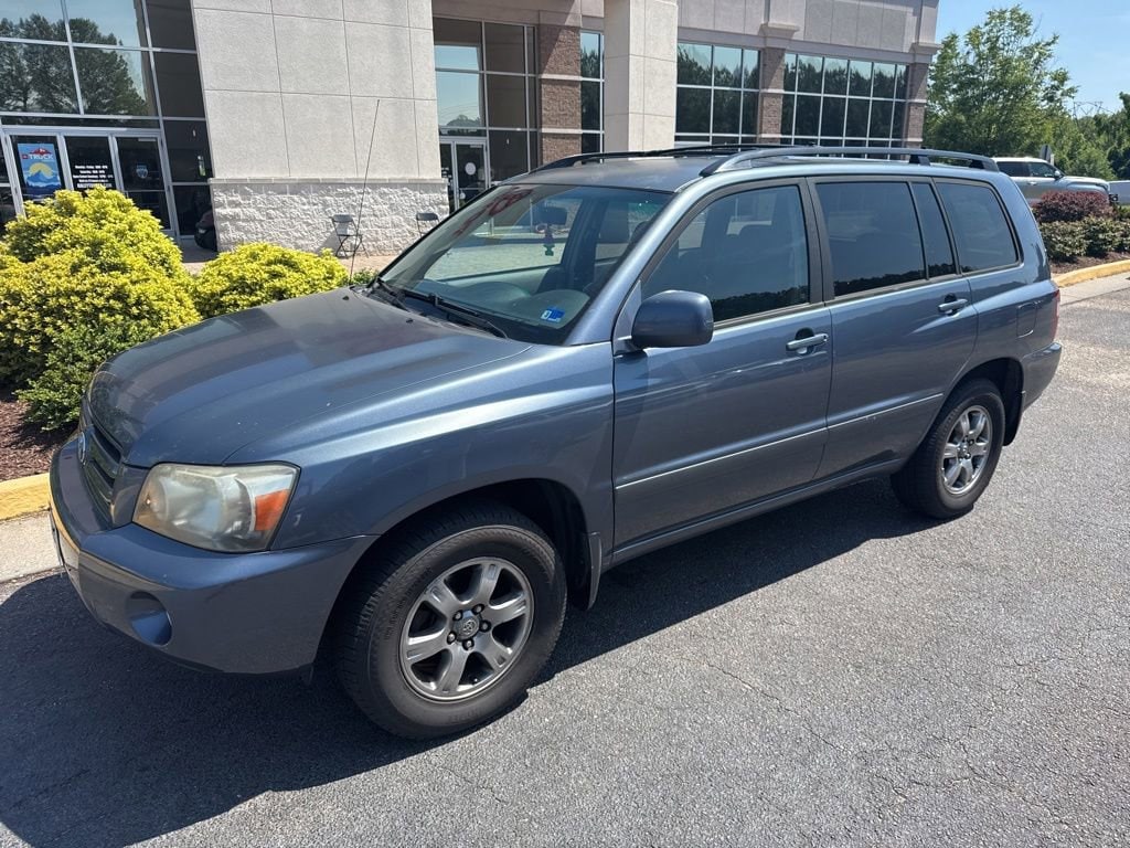 Used 2005 Toyota Highlander V6 SUV
