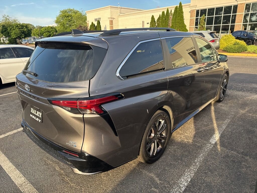 Used 2022 Toyota Sienna XSE Van Passenger Van