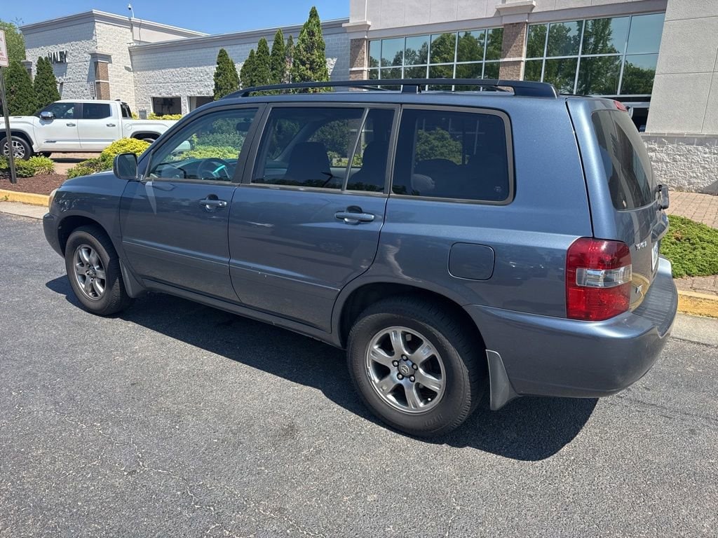 Used 2005 Toyota Highlander V6 SUV