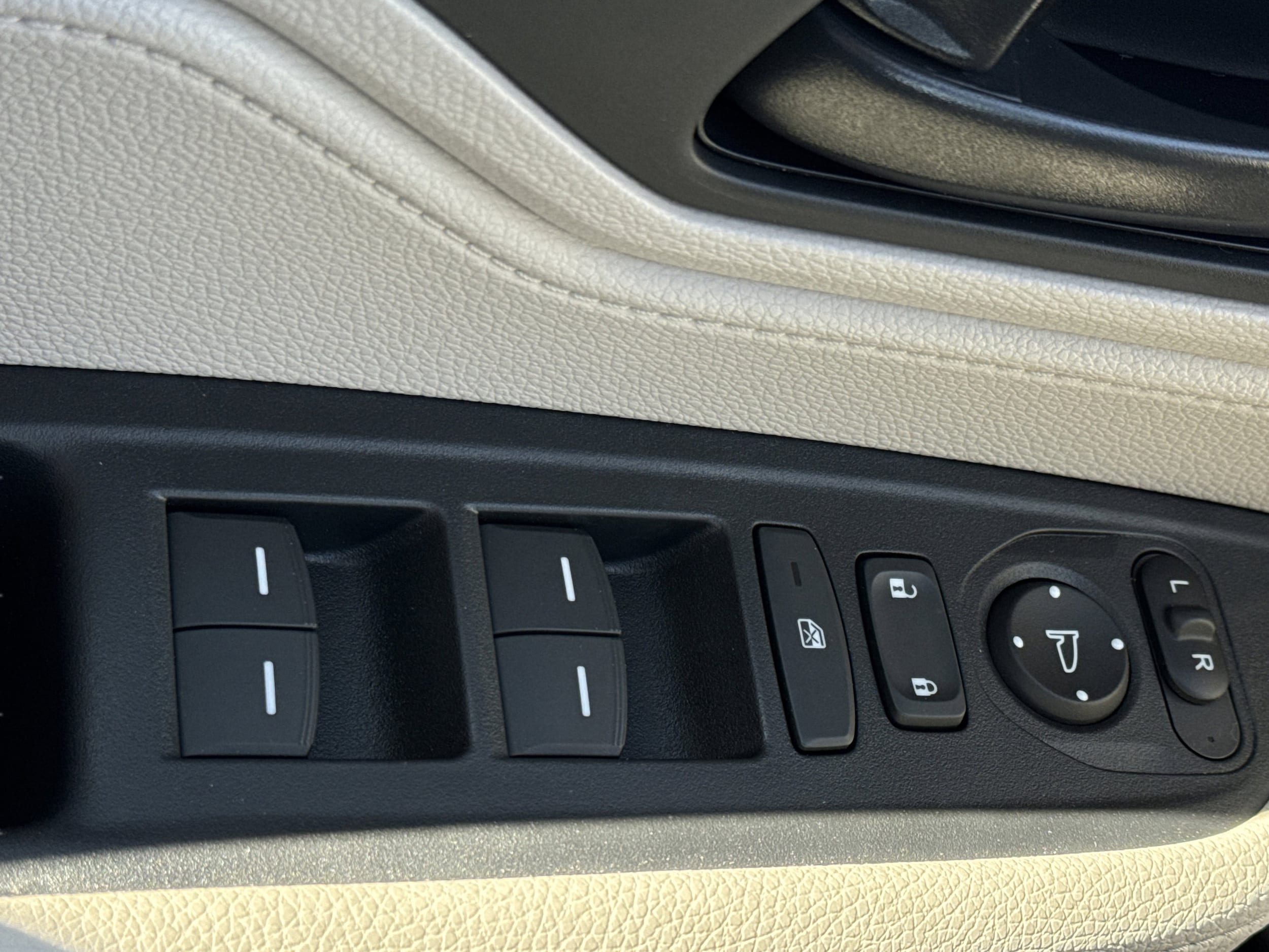 2026 Honda Odyssey EX-L - Photo 12