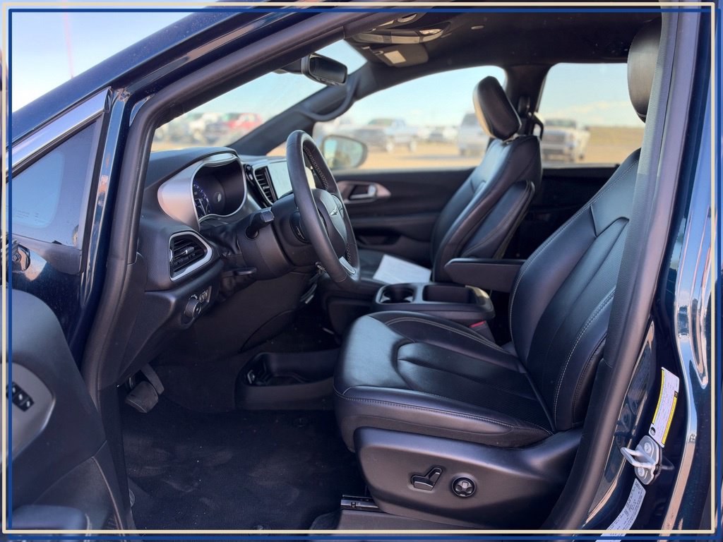 Certified 2025 Chrysler Pacifica Select Van Passenger Van