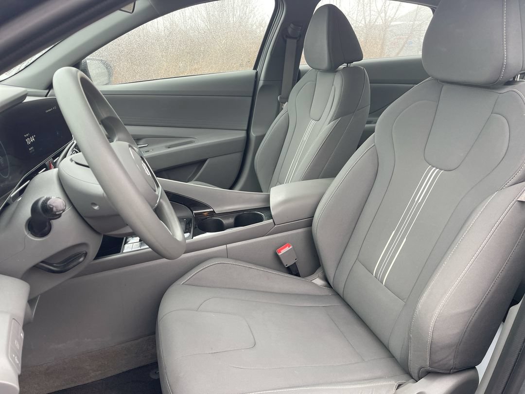 2024 Hyundai Elantra Blue - Photo 11