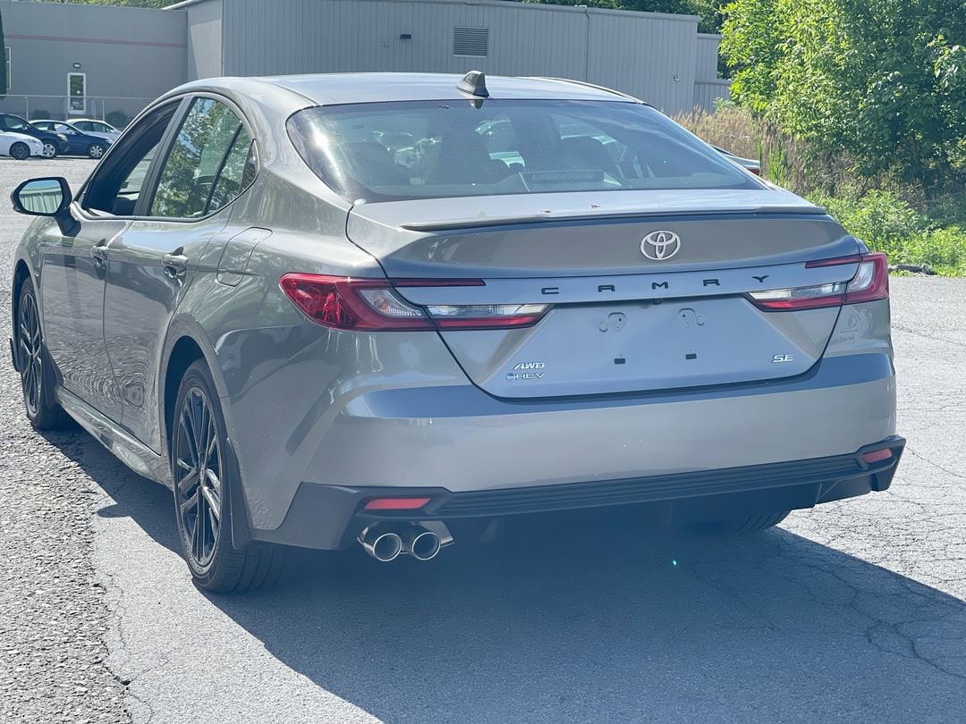 2026 Toyota Camry SE - Photo 13
