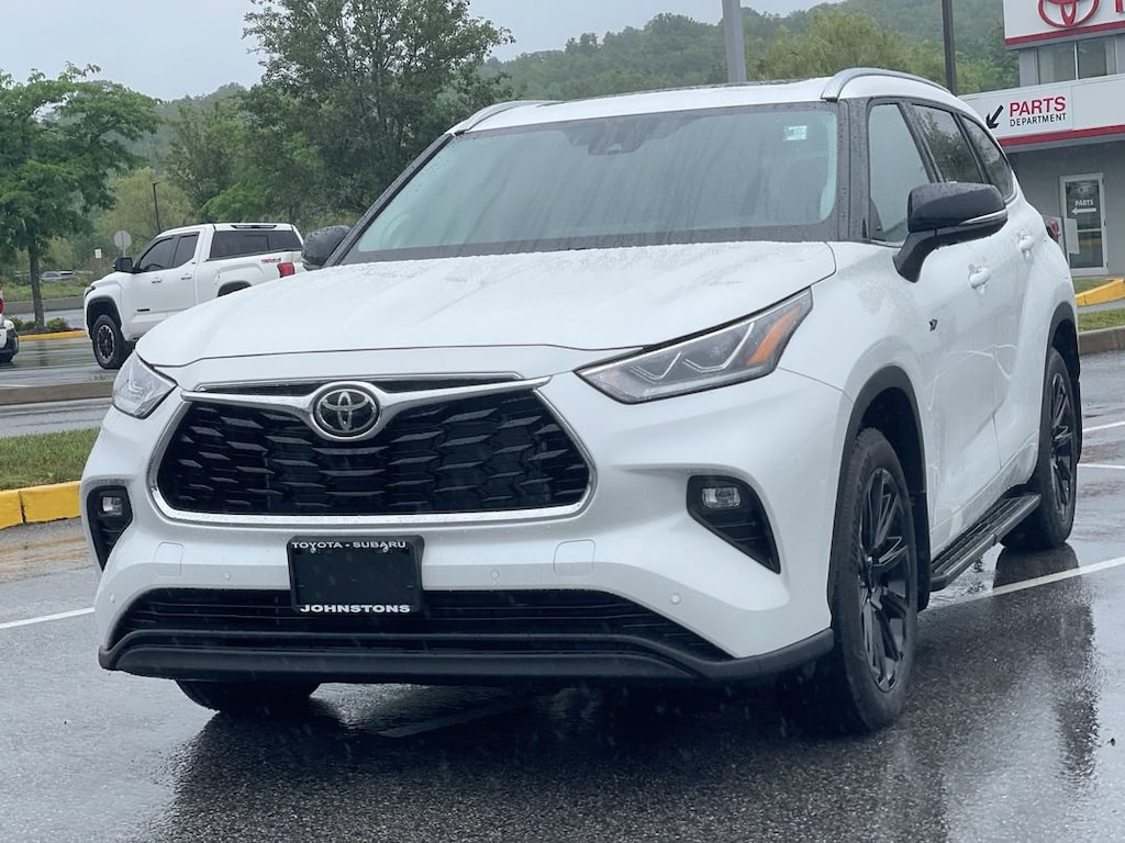 Used 2026 Toyota Highlander Limited SUV