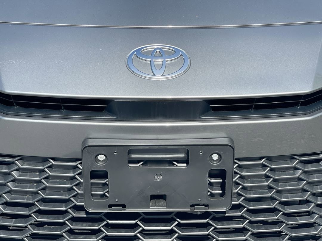 2026 Toyota Camry SE - Photo 18
