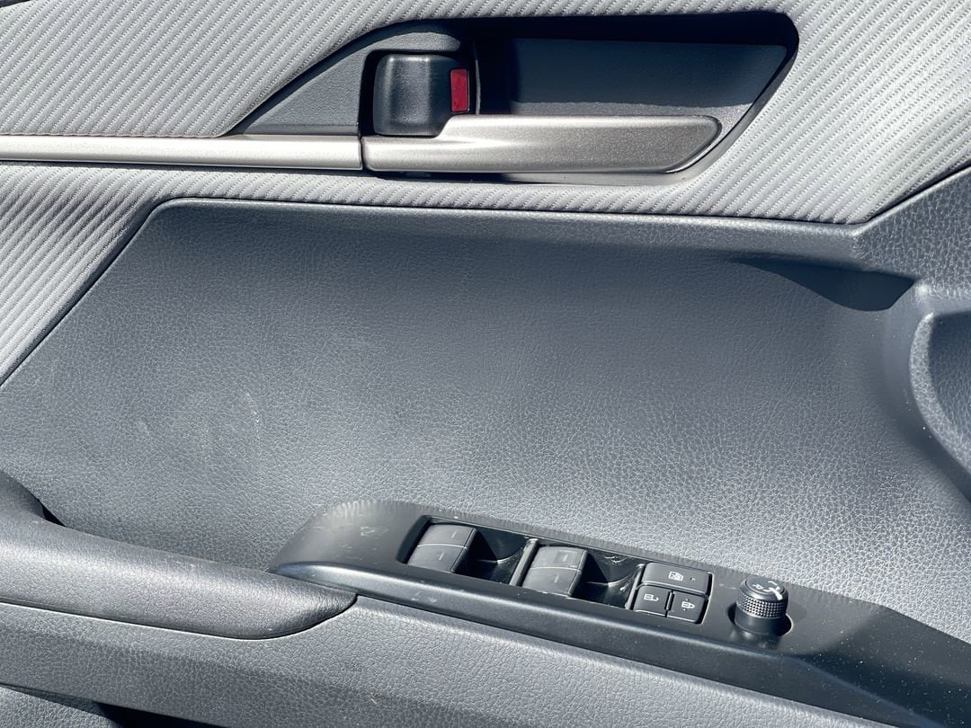 2026 Toyota Camry SE - Photo 7