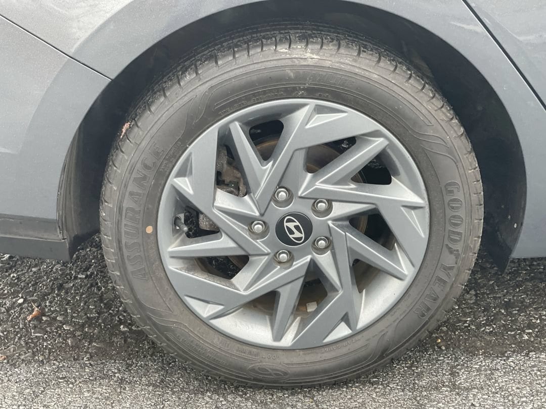 2024 Hyundai Elantra Blue - Photo 16