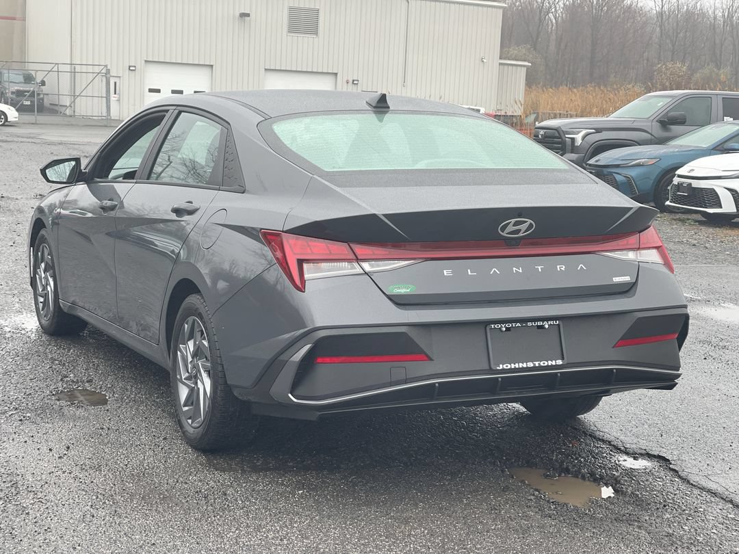 2024 Hyundai Elantra Blue - Photo 14