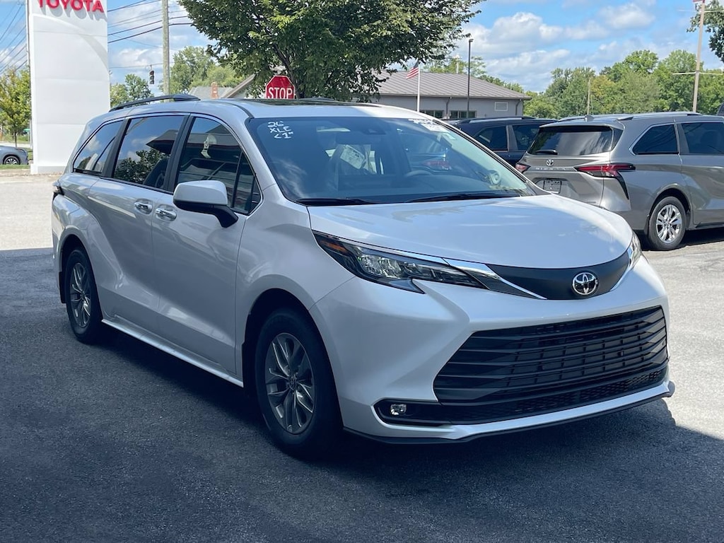 Used 2026 Toyota Sienna XLE 8 Passenger Van Passenger Van