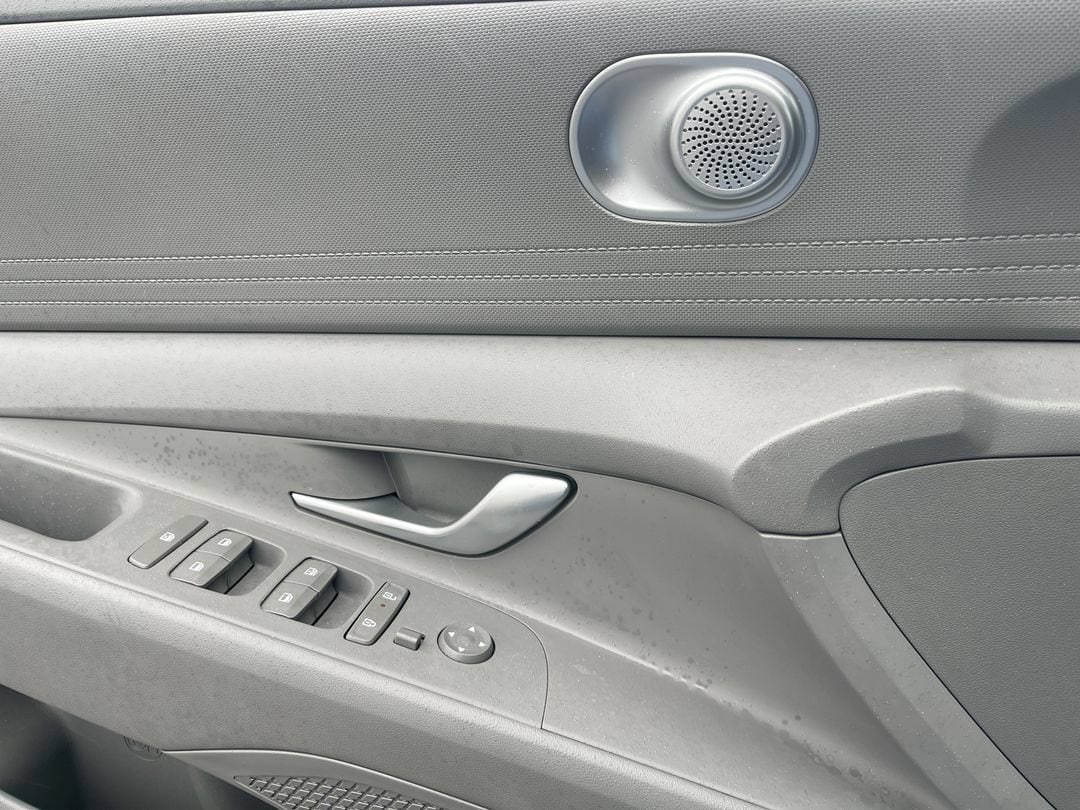 2024 Hyundai Elantra Blue - Photo 8